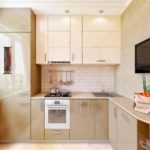 Σε σχήμα L σε μια μικρή κουζίνα