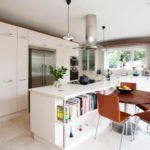 กลุ่มอาหารกลางวันในสีน้ำตาล