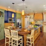 พื้นไม้ในครัวขนาดใหญ่