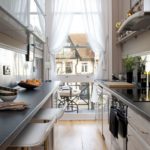 Lichtvorhänge am Küchenfenster