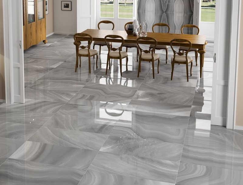 Lantai keramik yang berkilat di dapur