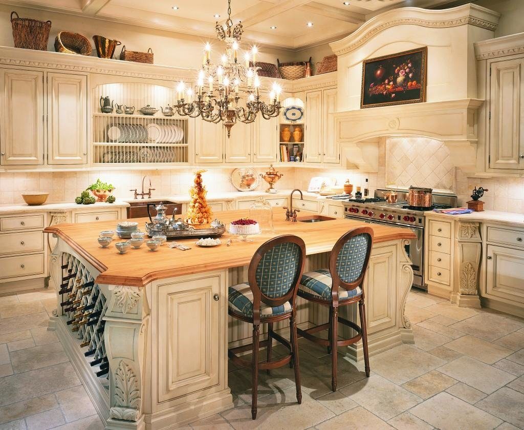 Classic style chandelier kitchen
