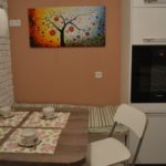 Decor pictând peretele din bucătărie