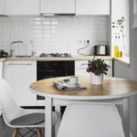 طاولة طعام مستديرة