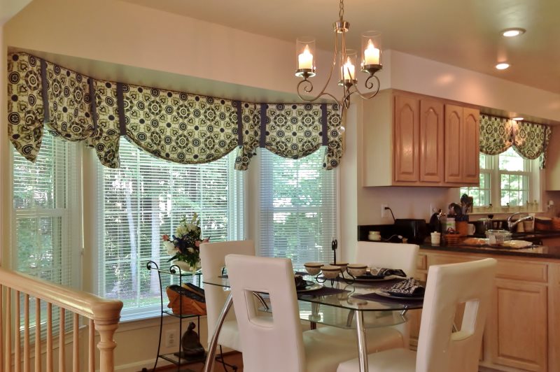 Hacer una ventana de cocina con un lambrequin