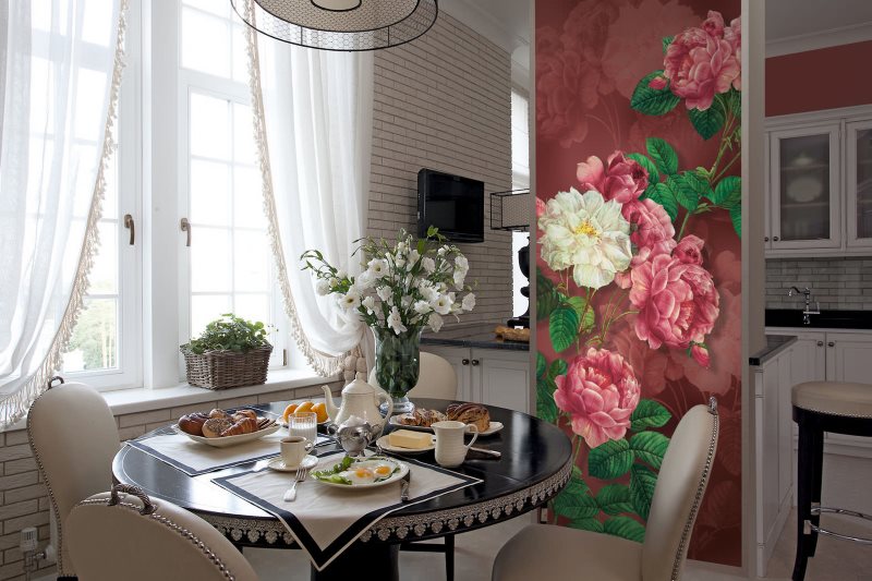 Wall mural with flowers in the dining area of the kitchen