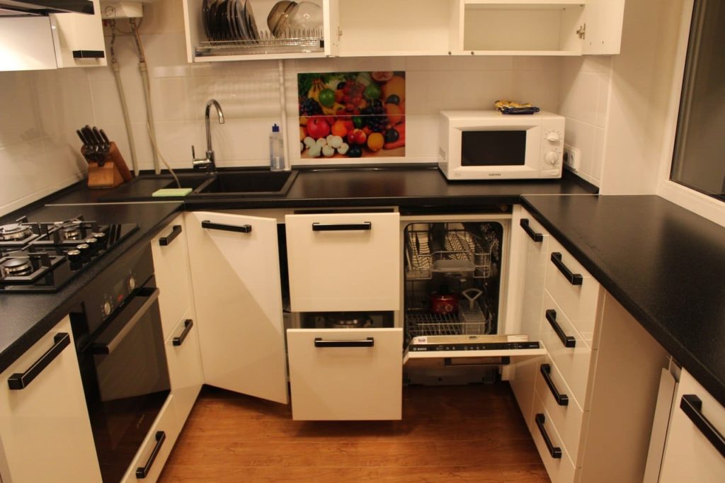 Equipping a modern kitchen with functional appliances