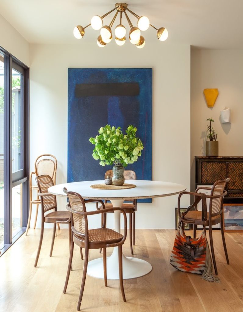 Lamp over the dining table in the kitchen