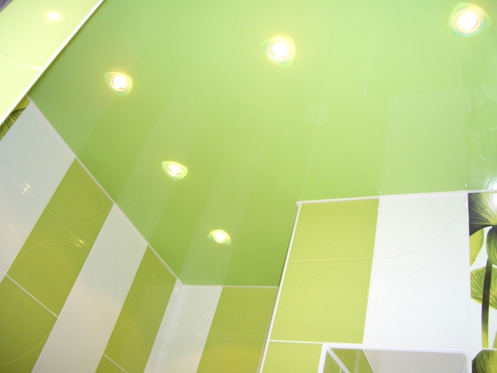 Salle de bain verte.