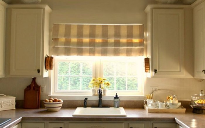 Cortinas romanas em cascata.