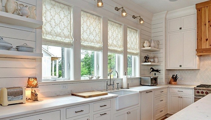 cuidar de cortinas romanas.