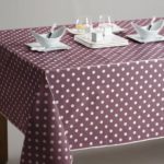 Nappe de cuisine à pois pour un usage quotidien