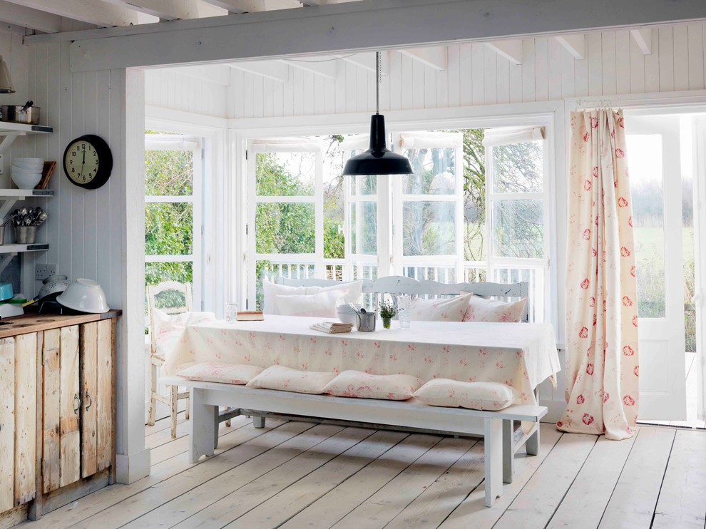 Cuisine provençale avec accès à la terrasse d'une bastide