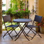 Mobilier pliabil pe un cadru de oțel