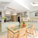 Design de bucătărie cu luminatoare