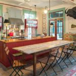 Scânduri din lemn pe scaunele scaunelor rabatabile