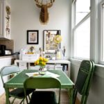 Mobilier verde în interiorul bucătăriei