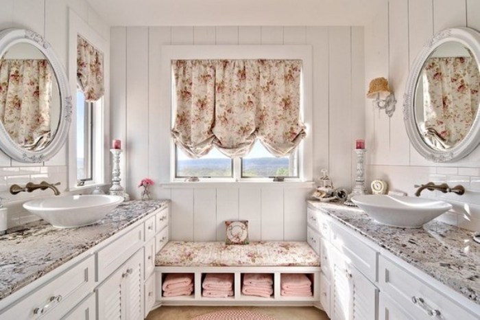 Rideaux dans la cuisine.