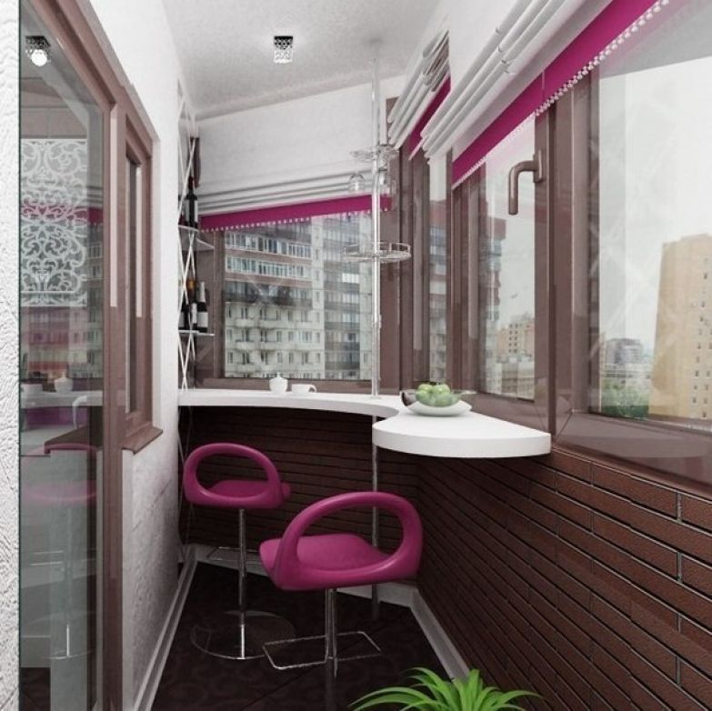 شريط العداد على شرفة المزجج من لوحة المنزل