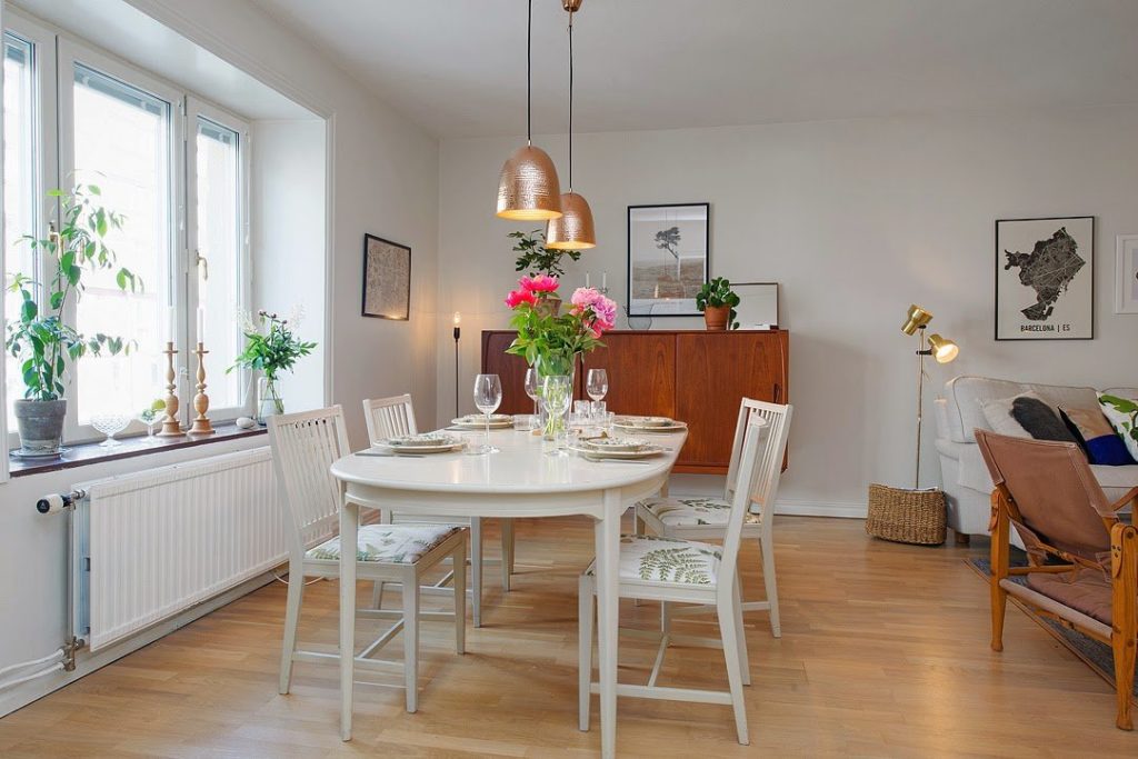 Two ceiling lights above the kitchen table