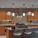 Entwurf einer Wohnküche mit Frühstückstheke