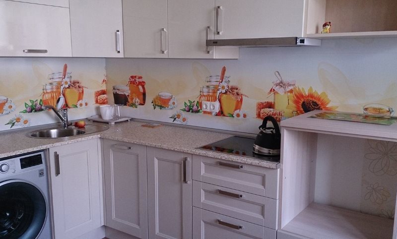 Cuisine d'angle avec tablier en plastique de qualité