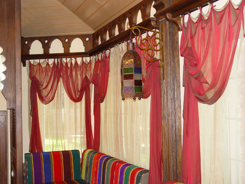 Decor de fereastră de bucătărie în stil oriental