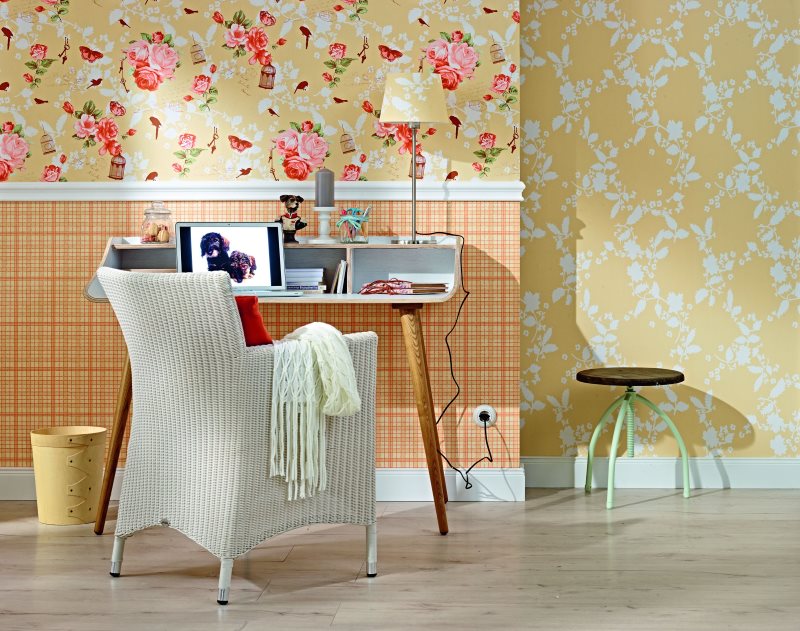 Combining Floral Print Wallpaper