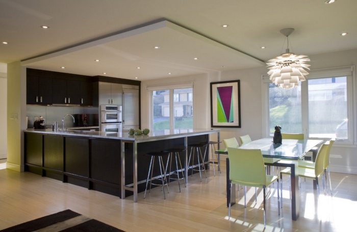 Design plafon bucătărie.