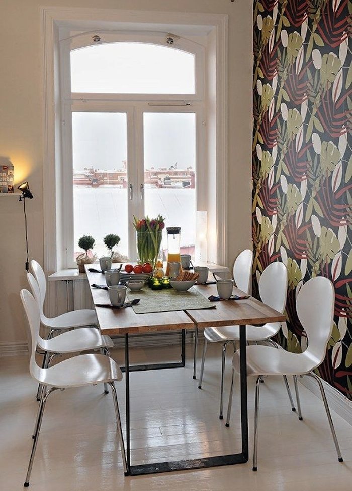 Zoning the kitchen with contrasting wallpaper