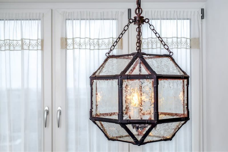 Лампа за кухненска плевня с отвесни завеси