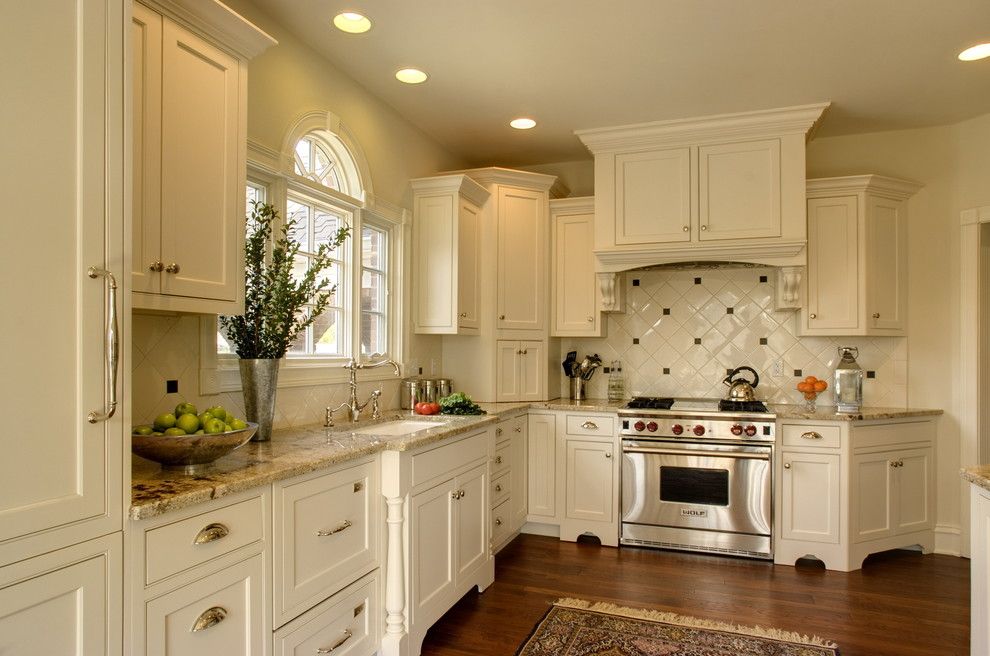 White corner kitchen in classic style