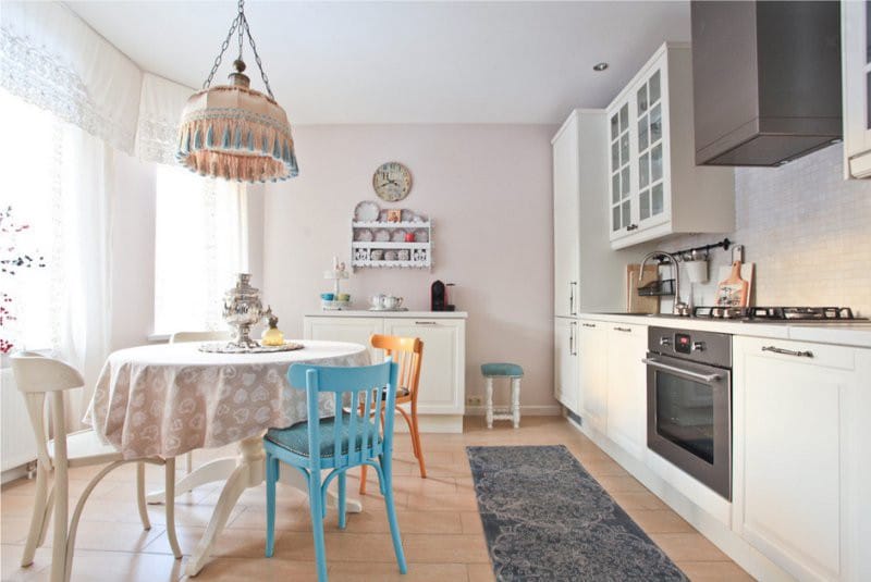 Избор на салфетки за кухнята до цвета на завесите