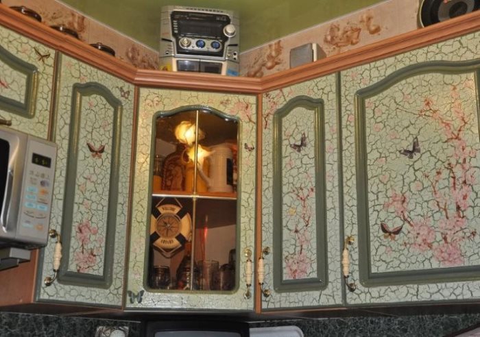Facades of a kitchen set after decoupage do-it-yourself