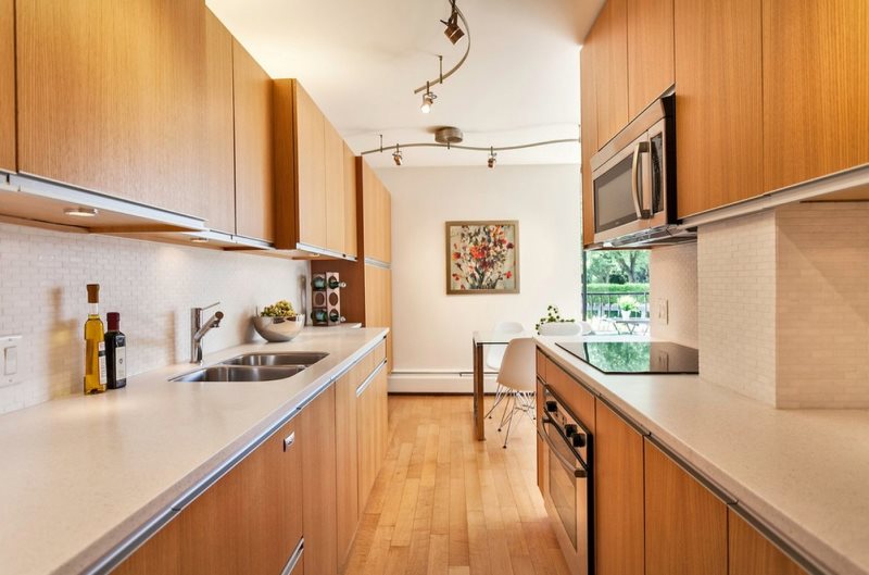 Design of a narrow kitchen with a two-row layout