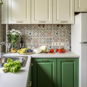 Μαροκινό κεραμίδι στην ποδιά κουζίνας