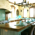 Gạch ngọc lam trong khu vực làm việc của nhà bếp