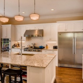 Electrocasnice cu fațade din oțel inoxidabil