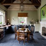 พื้นกระเบื้องเซรามิกสีเทา