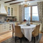 ครัวเชิงเส้นพร้อมพื้นที่รับประทานอาหาร