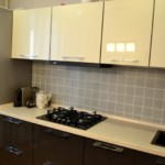 Square tile on the kitchen apron