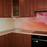 Glass apron in the corner kitchen