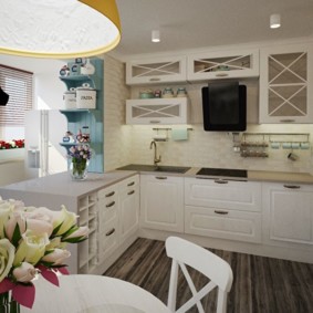 Interior da cozinha depois de entrar na varanda