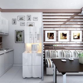 Gambar-gambar di pedalaman dapur-ruang tamu