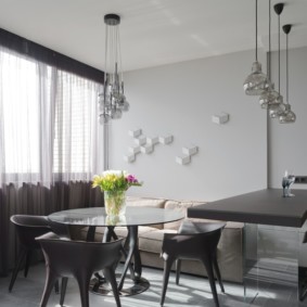 Lampu loket di siling dapur