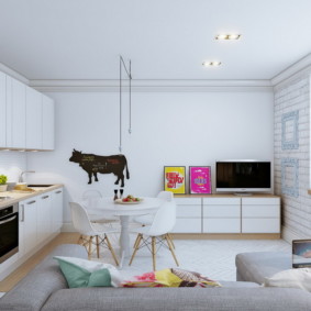 Ruang makan di ruang tamu dapur berwarna putih