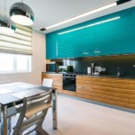 Line headset with glossy facades