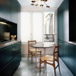 kerusi kayu dengan kerusi yang lembut