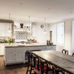 Дървена маса от плоски дъски