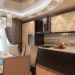 Tavanul întins în bucătăria unui apartament din oraș